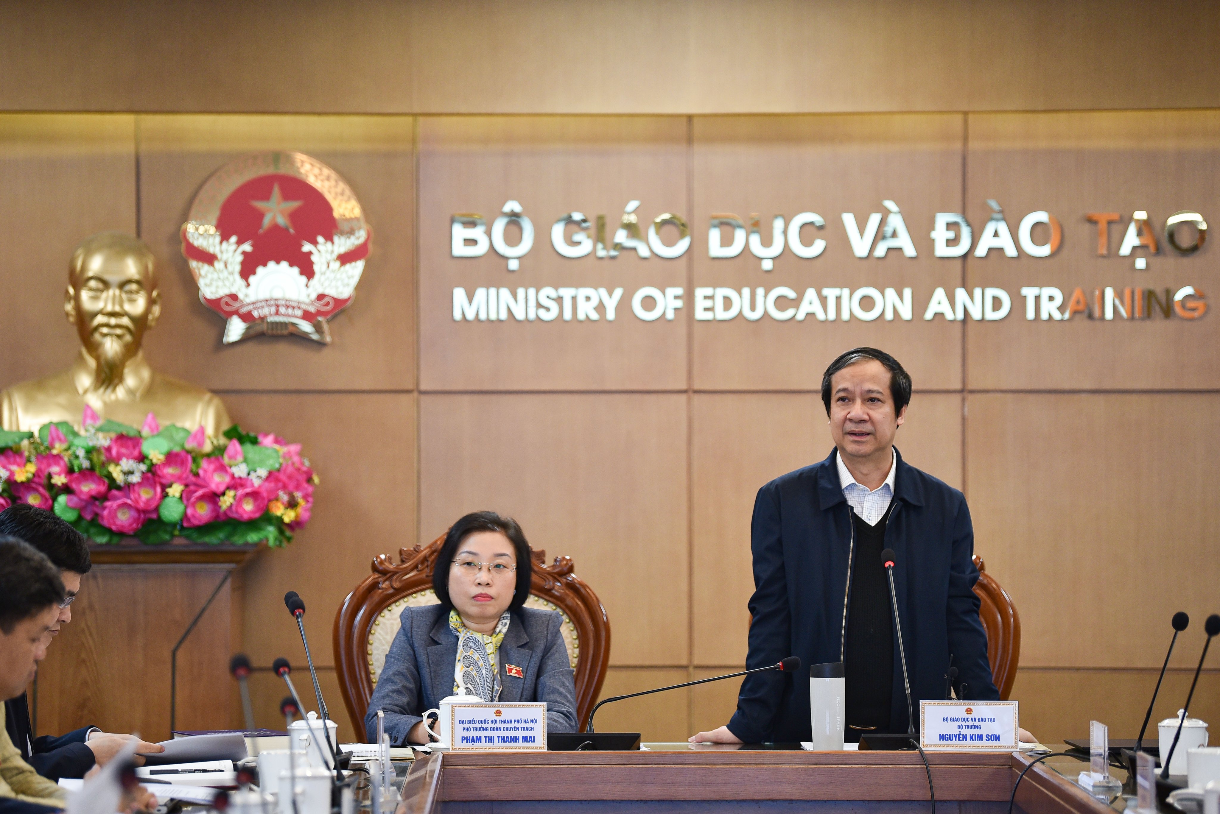 Bộ trưởng Nguyễn Kim Sơn phát biểu khai mạc buổi làm việc. Bộ trưởng Nguyễn Kim Sơn phát biểu khai mạc buổi làm việc.