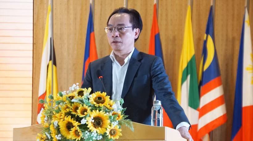 Thứ trưởng Hoàng Minh Sơn chủ trì Hội nghị tuyển sinh năm 2024 tại Trường Đại học Ngân hàng TPHCM. Ảnh: Mạnh Tùng