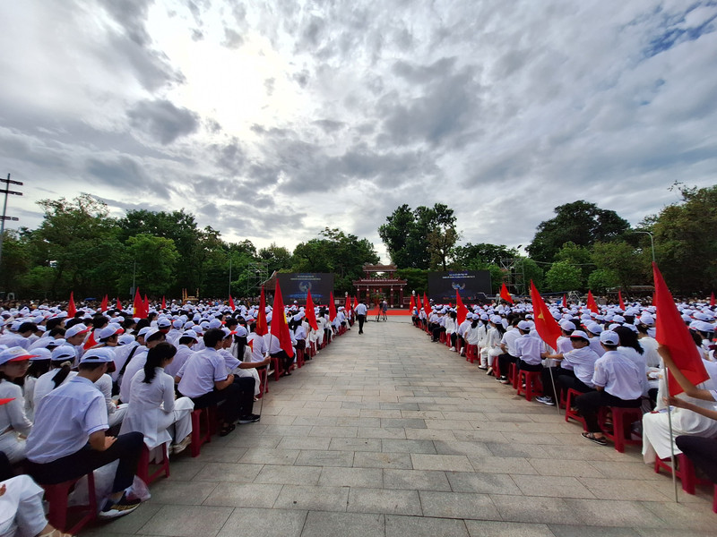 Hàng nghìn người ‘tiếp lửa’ cho Nguyễn Minh Triết tại điểm cầu Thừa Thiên – Huế