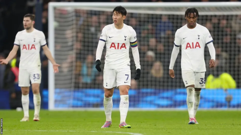 Tottenham bất ngờ 'ngã ngựa' ngay trên sân nhà