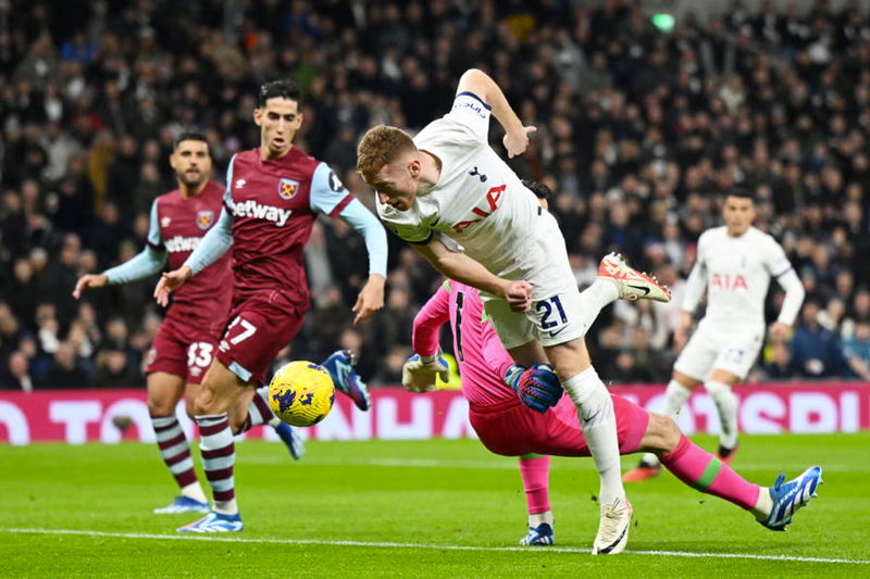 Tottenham bất ngờ 'ngã ngựa' ngay trên sân nhà