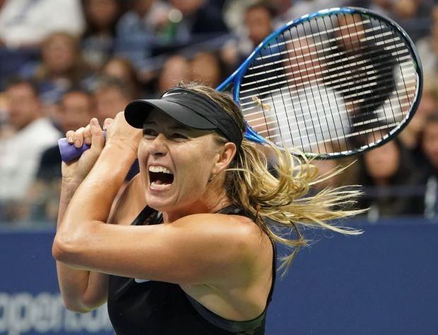 'Búp bê' Nga Sharapova quyến rũ với trang phục dạ hội