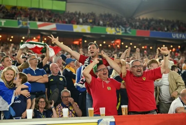 Chùm ảnh: Hungary loại Scotland khỏi EURO 2024 