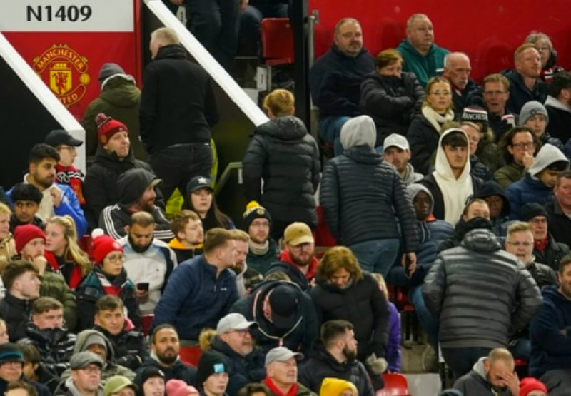 Man United thua thảm hại, thành cựu vương tại Old Trafford