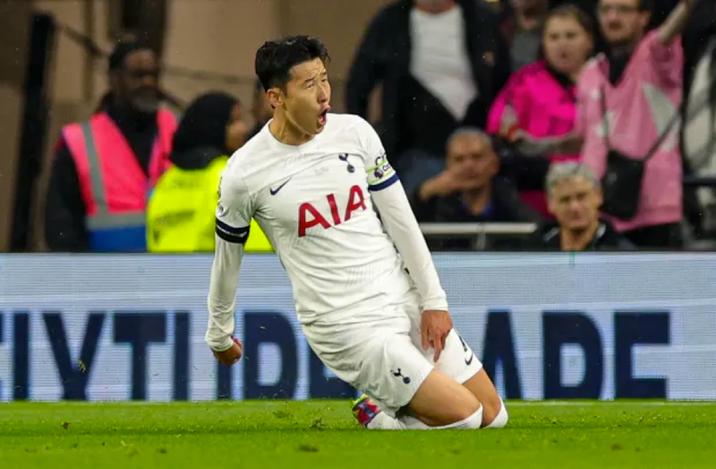 Son Heung-min ghi tuyệt phẩm khiến hai hậu vệ Fulham lao vào nhau