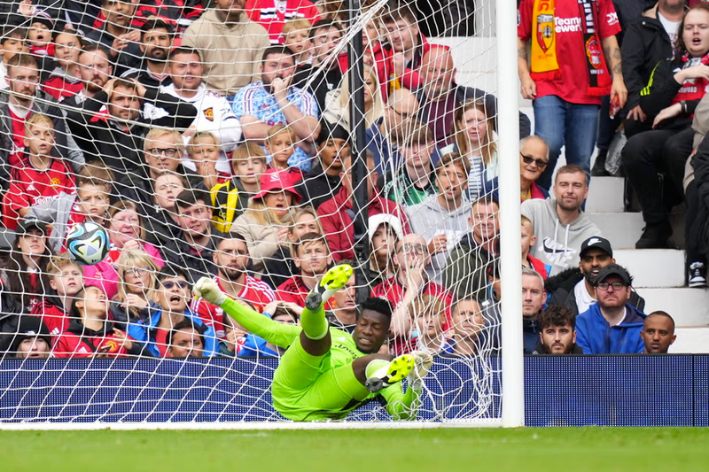 Sai lầm thảm họa của thủ môn Onana khiến fan Man United nổi đóa