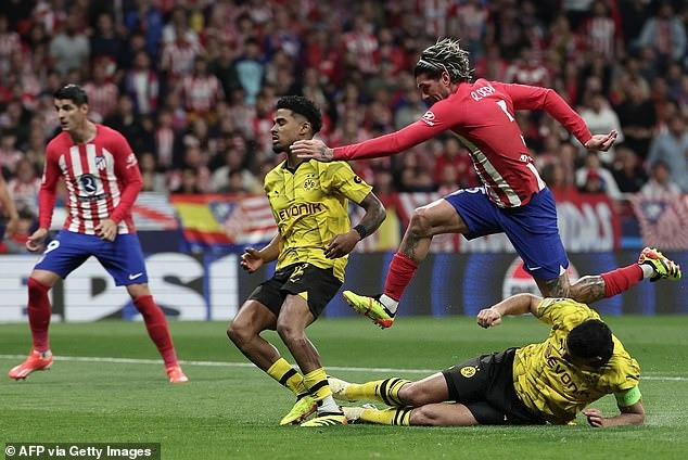 Chùm ảnh: Atletico Madrid hạ Dortmund ở tứ kết Champions League 