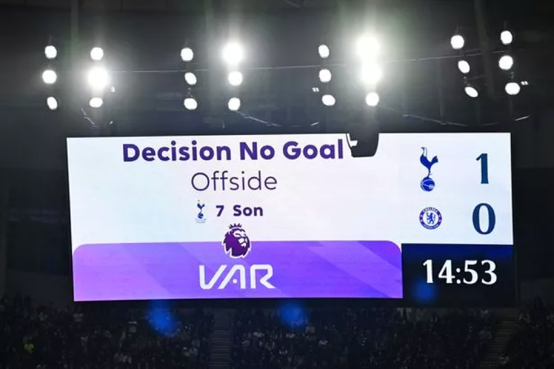 Chelsea thắng Tottenham trong trận đấu ‘điên rồ’ nhất lịch sử 