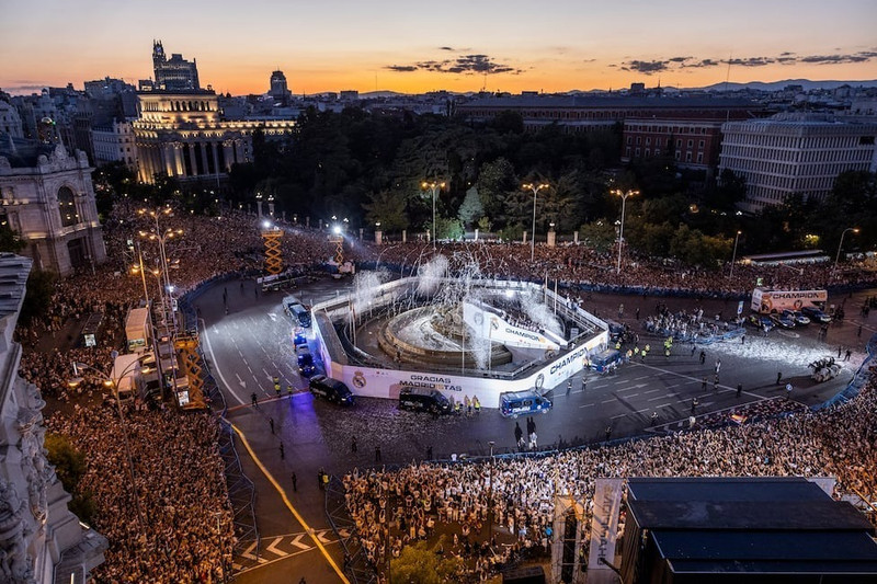 Cảnh tượng ngoạn mục mừng chức vô địch Champions League của Real Madrid