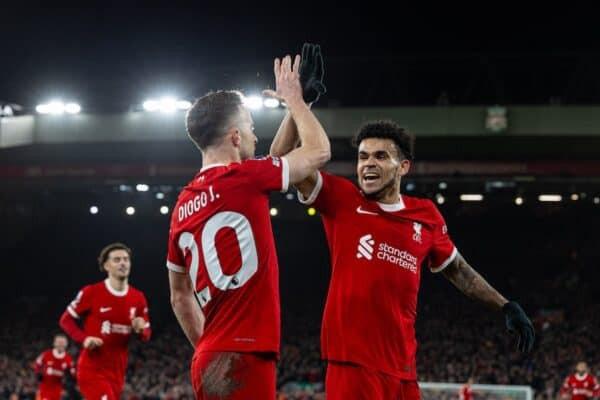 Liverpool hủy diệt Chelsea, vững ngôi đầu Ngoại hạng Anh 