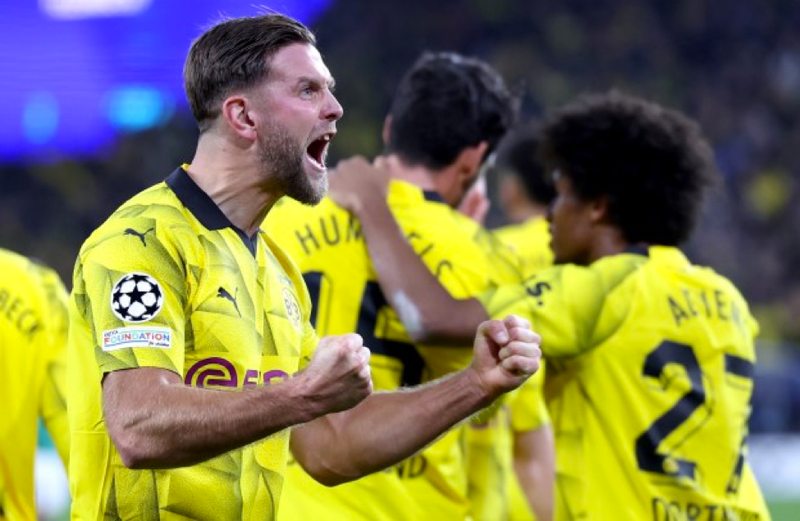 Hình ảnh ‘bãi chiến trường’ khiến trận Dortmund – Newcastle tạm hoãn vài phút