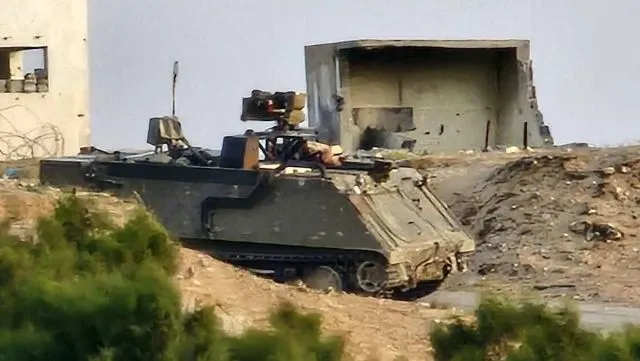 Xuất hiện xe APC M113 không người lái ở Rafah