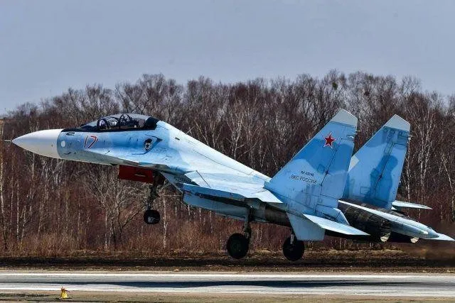 Belarus tung Su-30SM bất ngờ tập trận sẵn sàng chiến đấu