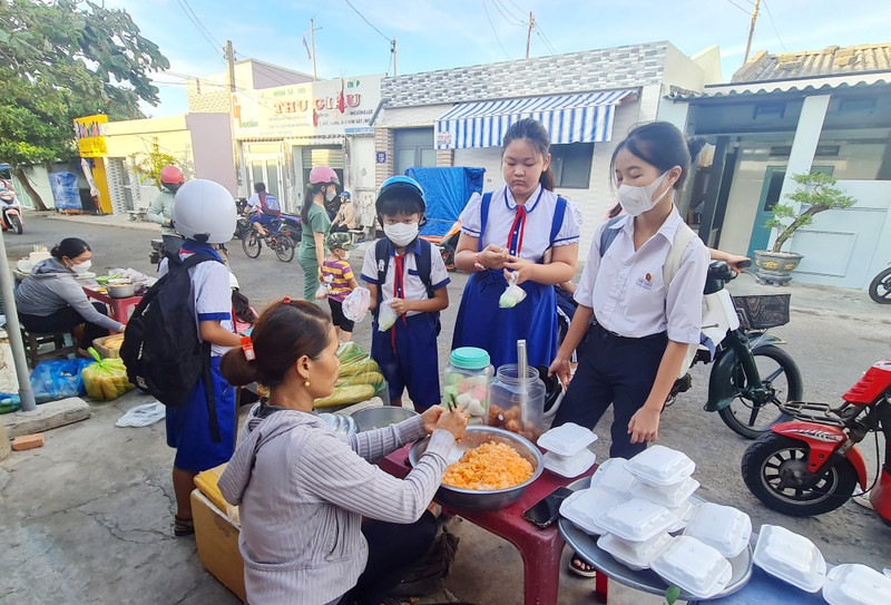 Nhịp sống bình yên trên đảo Phú Quý