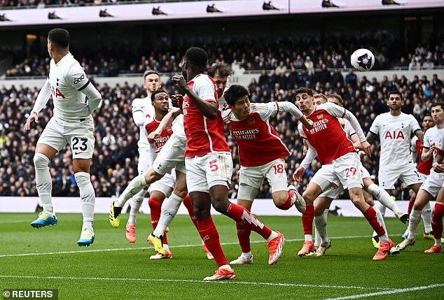 Arsenal - Man City so kè gay cấn trước ngưỡng cửa vô địch Ngoại hạng Anh 