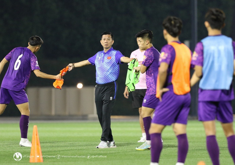 Chùm ảnh: U23 Việt Nam hứng khởi trong ngày đầu tiên tại Qatar 