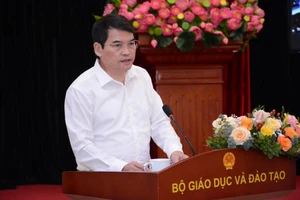 Ông Phạm Tuấn Anh - Phó Cục trưởng Cục Nhà giáo và Cán bộ quản lý giáo dục (Bộ GD&ĐT) phát biểu tại hội nghị.
