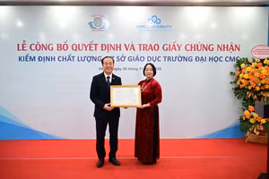 Trường Đại học CMC đón nhận Giấy chứng nhận Kiểm định chất lượng cơ sở giáo dục.