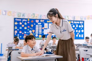 Dạy học tiếng Anh bắt buộc từ lớp 1 là cần thiết.