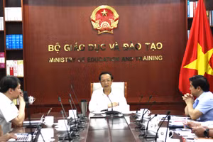 Thứ trưởng Phạm Ngọc Thưởng chủ trì cuộc họp.