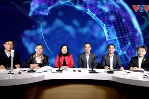 Nhà báo Nguyễn Thị Thu Lương và khách mời tham gia Chương trình “Nhân lực Việt, khát vọng Việt”. 