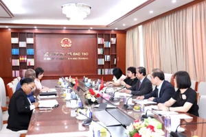 Quang cảnh tại buổi tiếp.