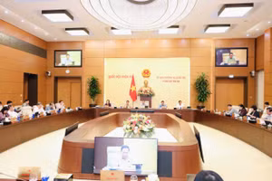 Toàn cảnh phiên họp.