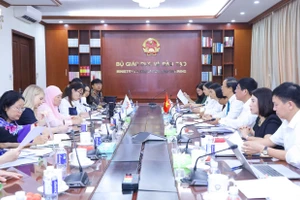 Quang cảnh buổi đối thoại cấp cao giữa Bộ GD&ĐT và Ban Thư ký SEAMEO.
