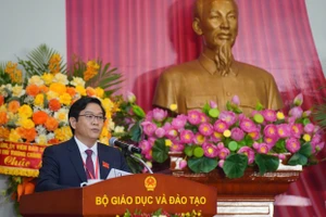 Ông Thái Văn Tài, Bí thư Chi bộ, Vụ trưởng Vụ Giáo dục phổ thông báo cáo tại Đại hội Đảng bộ Bộ GD&ĐT lần thứ I, nhiệm kỳ 2025-2030.