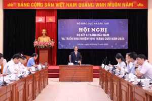 Bộ trưởng Nguyễn Kim Sơn chủ trì hội nghị.