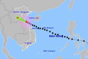 Dự báo đường đi của bão số 10 Bualoi sau khi đổ bộ miền Trung đêm 28.9. Ảnh: NCHMF