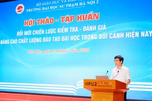 TS.Bùi Kiên Cường - Phó Hiệu trưởng Trường Đại học Sư phạm Hà Nội 2 phát biểu tại hội thảo.
