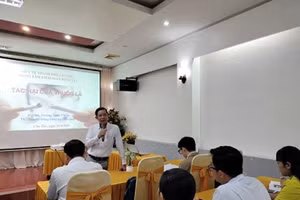 Tập huấn về phòng chống tác hại của thuốc lá cho cán bộ y tế, cán bộ đoàn… các trường THPT trên địa bàn thành phố Cần Thơ.