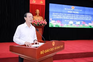 Thứ trưởng Thường trực Phạm Ngọc Thưởng phát biểu tại hội nghị.