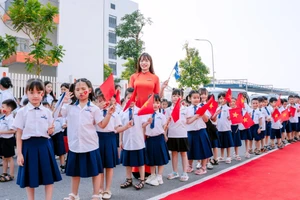 Cô trò Phenikaa School trong lễ khai giảng năm học 2024-2025.