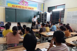 Hình ảnh tại lớp xóa mù chữ ở Xã Thượng Trạch, Quảng Bình.