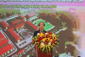 Bộ trưởng Bộ GD&ĐT Nguyễn Kim Sơn phát biểu tại buổi lễ.