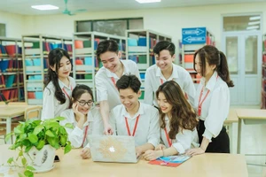 Trên 9,5 điểm mỗi môn mới đỗ Sư phạm Ngữ Văn Trường ĐHSP Hà Nội 2