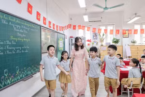 Cô trò Trường Tiểu học Công nghệ giáo dục Hà Nội Alpha CGD.