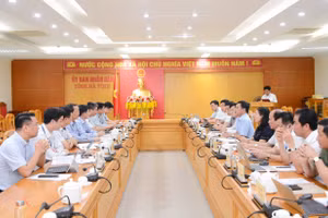 Đoàn kiểm tra số 1 của Lãnh đạo Bộ GD&ĐT và Ban chỉ đạo cấp quốc gia Kỳ thi tốt nghiệp THPT năm 2024 làm việc với UBND tỉnh Hà Tĩnh về công tác chuẩn bị cho Kỳ thi.