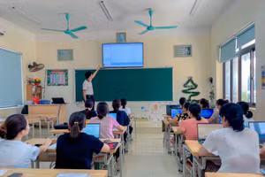 Tập huấn hồ sơ, sổ sách điện tử, học bạ số tại Trường Tiểu học Bách Quang (phường Bách Quang, Thái Nguyên). Ảnh: website nhà trường.