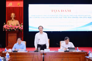 Thứ trưởng Thường trực Phạm Ngọc Thưởng phát biểu tại tọa đàm.