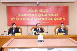 Bộ trưởng Bộ GD&ĐT Nguyễn Kim Sơn và 2 ĐBQH Tổ bầu cử số 6 TP Hà Nội tiếp xúc cử tri sau Kỳ họp thứ 10, Quốc hội khoá XV.