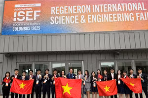 Đoàn học sinh Việt Nam tham gia Hội thi Khoa học kỹ thuật quốc tế Regeneron ISEF 2025