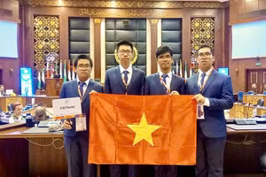 Đội tuyển Olympic Tin học Quốc tế năm 2024: Em Hoàng Xuân Bách, Phạm Công Minh, Phạm Ngọc Trung, Nguyễn Hữu Tuấn.