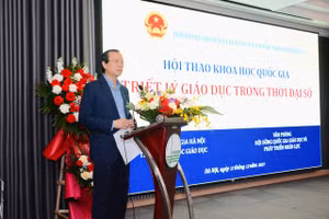Thứ trưởng Thường trực Bộ GD&amp;ĐT Phạm Ngọc Thưởng phát biểu khai mạc hội thảo.