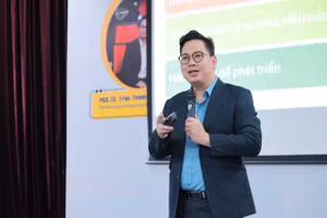 PGS.TS Trần Thành Nam – Phó Hiệu trưởng Trường Đại học giáo dục (Đại học Quốc gia Hà Nội).