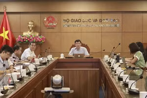 Phó Cục trưởng Cục Quản lý chất lượng Phạm Quốc Khánh chủ trì tập huấn điểm cầu Bộ GD&ĐT.