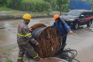 Bảo đảm thông tin liên lạc trong bão số 3.