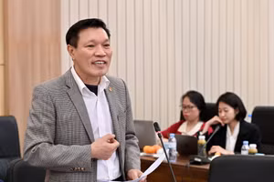 TS Vũ Thái Hồng - Viện trưởng Viện Khoa học Công nghệ Thể thao phát biểu ý kiến. Ảnh: Bùi Giang, Khắc Anh.